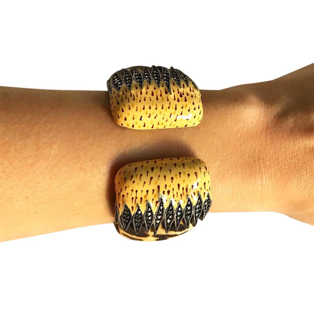 BRACELET MANCHETTE LEOPARD EMAILLE JAUNE & MARCASSITE - MY LITTLE VENDOME